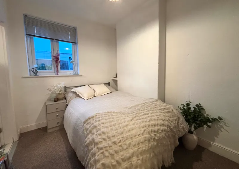 4 bed // 4 Bath // July 2026 - Image 10